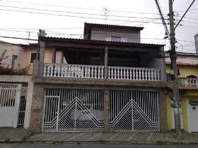 Sobrado à em em Guarulhos, 3 dorms, 1 suíte, 4 wcs, 2 vagas, 298 m2 úteis