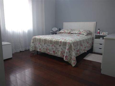 Sobrado à venda em Guarulhos (Macedo), 3 dormitórios, 1 suite, 4 banheiros, 2 vagas, 298 m2 de área útil, código 29-918 (15/16)