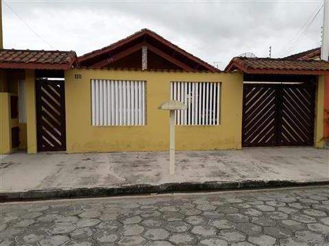 Casa à venda em Itanhaém (V Loti), 3 dormitórios, 1 suite, 2 banheiros, 5 vagas, 320 m2 de área útil, código 29-940 (1/19)