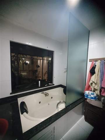 Casa à venda em Guarulhos (Pq Continental I), 3 dormitórios, 1 suite, 4 banheiros, 5 vagas, 350 m2 de área útil, código 29-979 (10/10)