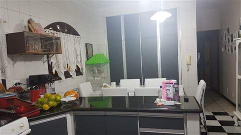 Sobrado à venda em Guarulhos (Pq Continental II), 3 dormitórios, 1 suite, 3 banheiros, 2 vagas, 202 m2 de área útil, código 29-997 (6/18)