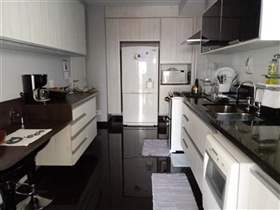 Apartamento à em em Guarulhos, 3 dorms, 3 suítes, 4 wcs, 3 vagas, 193 m2 úteis