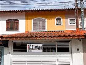 Sobrado à em em Guarulhos, 3 dorms, 1 suíte, 1 wc, 2 vagas