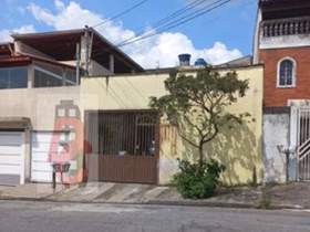 Casa à em em Guarulhos, 1 dorm, 1 wc, 1 vaga, 168 m2 (total)
