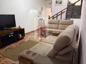 Casa à em em Guarulhos, 3 dorms, 1 suíte, 2 wcs, 2 vagas, 5525 m2 úteis