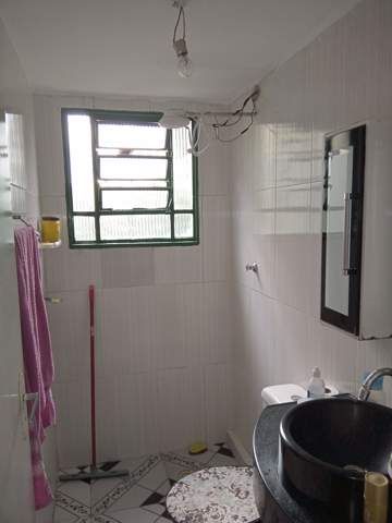 Assobradada à venda em Guarulhos (Inocoop - Bonsucesso), 2 dormitórios, 1 banheiro, 1 vaga, código 300-1025 (12/13)