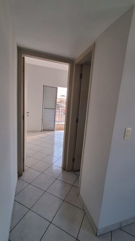 Corredor para banheiro e quarto (6/15)
