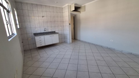 Sala com cozinha americana (8/15)