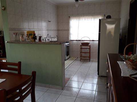 Casa à venda em Itanhaém (V Loti), 3 dormitórios, 1 suite, 2 banheiros, 5 vagas, 320 m2 de área útil, código 29-940 (10/19)