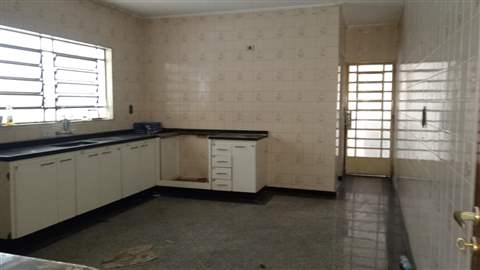 Sobrado à venda em Guarulhos (Taboão), 3 dormitórios, 2 banheiros, 7 vagas, 200 m2 de área útil, código 29-968 (2/15)
