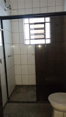 Sobrado à venda em Guarulhos (Taboão), 3 dormitórios, 2 banheiros, 7 vagas, 200 m2 de área útil, código 29-968 (10/15)