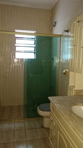 Sobrado à venda em Guarulhos (Taboão), 3 dormitórios, 2 banheiros, 7 vagas, 200 m2 de área útil, código 29-968 (14/15)