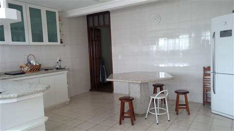 Sobrado à venda em Guarulhos (V Rosália - V Galvão), 3 dormitórios, 2 suites, 5 banheiros, 6 vagas, 540 m2 de área útil, código 29-995 (6/23)