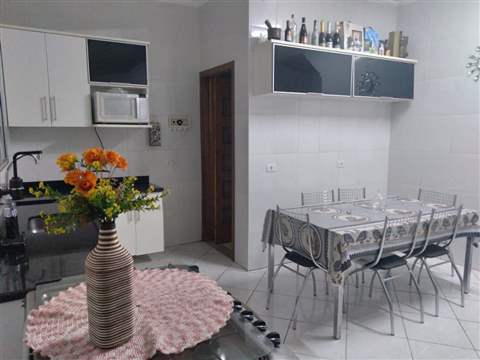 Sobrado à venda em Guarulhos (Pq Continental V), 2 dormitórios, 2 suites, 3 banheiros, 3 vagas, código 29-1086 (3/16)