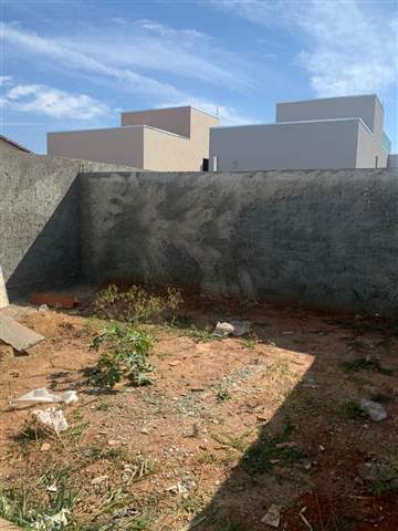 Casa à venda em Caldas Novas (Caldas Novas), 2 dormitórios, 1 suite, 2 banheiros, 3 vagas, 83 m2 de área útil, código 29-1118 (21/22)