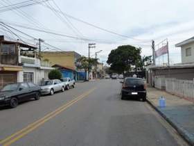 Casa à em em Guarulhos, 5 vagas, 250 m2 úteis