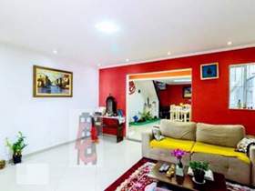 Casa à em em Guarulhos, 3 dorms, 2 wcs, 6 vagas, 180 m2 úteis