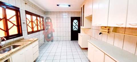 Sobrado à venda em Guarulhos (Pq Renato Maia), 4 dormitórios, 2 suites, 3 banheiros, 2 vagas, código 29-1686 (5/28)