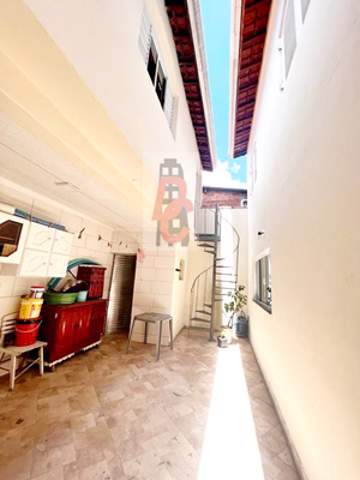 Casa à venda em Guarulhos (Jd Rosa de França - Picanço), 3 dormitórios, 1 suite, 2 banheiros, 4 vagas, 180 m2 de área útil, código 29-1713 (13/15)