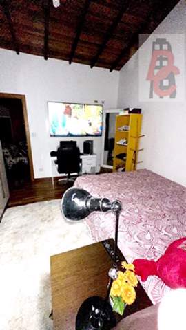 Sítio à venda em Guarulhos (V Carmela I - Bonsucesso), 4 dormitórios, 1 suite, 3 banheiros, 7 vagas, 1.680.000 m2 de área útil, código 29-1757 (7/22)