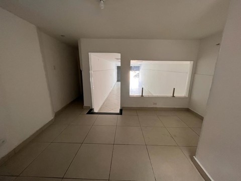 MEZANINO COM VISTA PARA A FRENTE (3/6)