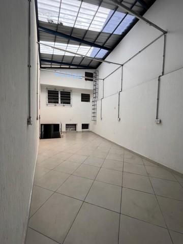 FUNDOS DO SALÃO  (5/6)