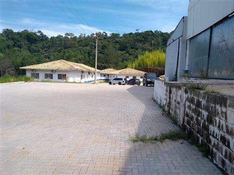 Galpão para alugar em Santa Isabel (Sta Isabel), 3 banheiros, 8 vagas, 3.700 m2 de área útil, código 36-584 (11/14)