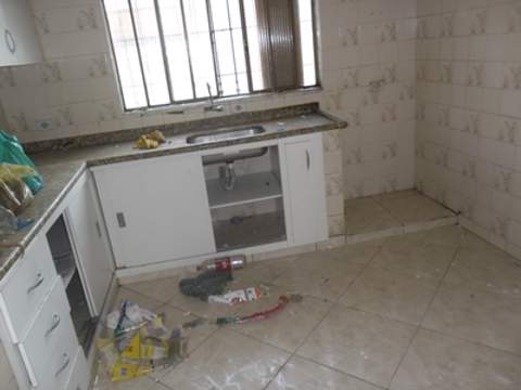 Sobrado em Guarulhos (V Nova Bonsucesso), 5 dormitórios, 5 suites, 6 banheiros, 4 vagas, 300 m2 de área útil, código 181-1539 (16/17)