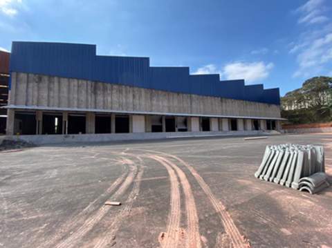 Galpão para alugar em Guarulhos (Cid Aracília), 12 banheiros, 30 vagas, 19.614 m2 de área útil, código 181-1668 (10/19)