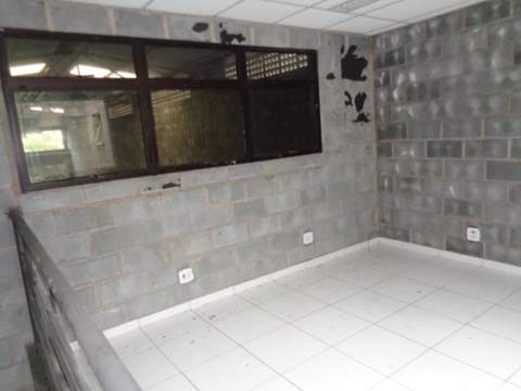 Galpão para alugar em Guarulhos (Jd Pres Dutra), 2 dormitórios, 2 banheiros, 1 vaga, 125 m2 de área útil, código 181-1831 (10/12)