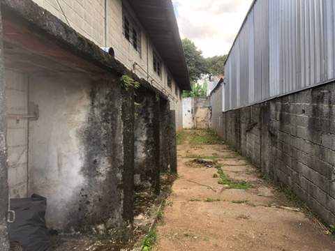 Galpão em Guarulhos (V Nova Cumbica), 4 banheiros, 4 vagas, 600 m2 de área útil, código 181-1860 (12/13)