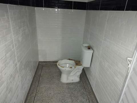 Galpão para alugar em Guarulhos (Bonsucesso), 2 banheiros, 4 vagas, 300 m2 de área útil, código 181-1875 (12/18)