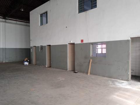 Galpão para alugar em Guarulhos (Cid Ind Sat de São Paulo - Cumbica), 5 banheiros, 8 vagas, 1.350 m2 de área útil, código 181-2056 (3/19)