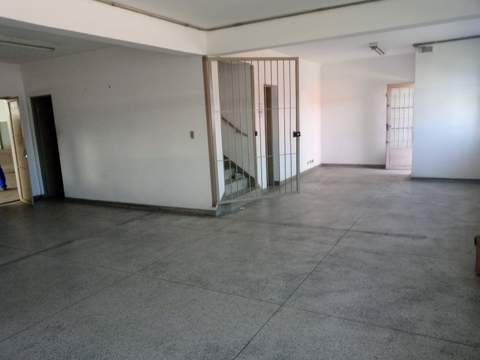 Galpão para alugar em Guarulhos (Cid Ind Sat de São Paulo - Cumbica), 5 banheiros, 8 vagas, 1.350 m2 de área útil, código 181-2056 (11/19)