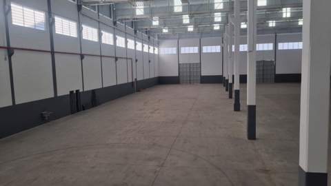 Galpão para alugar em Guarulhos (Cid Ind Sat de São Paulo - Cumbica), 6 banheiros, 15 vagas, 2.200 m2 de área útil, código 181-2060 (3/17)