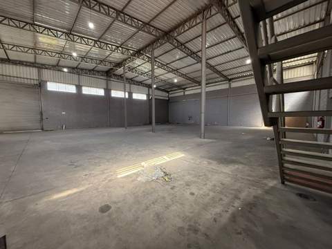Galpão para alugar em Guarulhos (Cid Pq São Luiz - Pres Dutra), 4 banheiros, 4 vagas, 700 m2 de área útil, código 181-2061 (1/8)