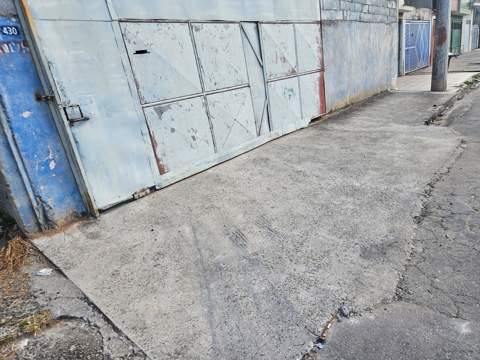 Galpão para alugar em Guarulhos (Jd Álamo - Bonsucesso), 2 banheiros, 2 vagas, 300 m2 de área útil, código 181-2065 (5/17)