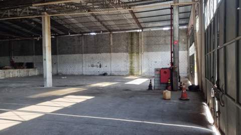 Galpão para alugar em Guarulhos (Cid Ind Sat de São Paulo - Cumbica), 6 banheiros, 8 vagas, 1.350 m2 de área útil, código 181-2066 (10/14)