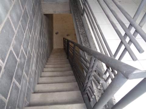 Galpão para alugar em Guarulhos (Jd Pres Dutra), 2 banheiros, 1 vaga, 130 m2 de área útil, código 181-2071 (9/12)