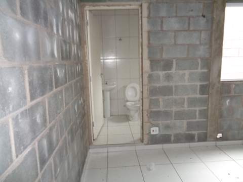 Galpão para alugar em Guarulhos (Jd Pres Dutra), 2 banheiros, 1 vaga, 130 m2 de área útil, código 181-2071 (11/12)
