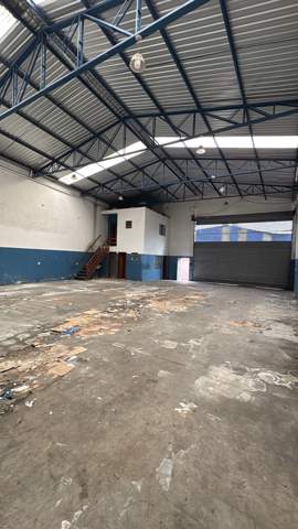 Galpão para alugar em Guarulhos (Jd Pres Dutra), 3 banheiros, 2 vagas, 300 m2 de área útil, código 181-2078 (5/5)
