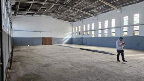 Galpão para alugar em Guarulhos (V Nova Bonsucesso), 6 banheiros, 20 vagas, 500 m2 de área útil, código 181-2079 (12/29)