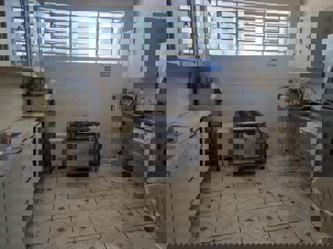 Galpão para alugar em Guarulhos (V Nova Cumbica), 4 banheiros, 2 vagas, 750 m2 de área útil, código 181-2106 (12/17)