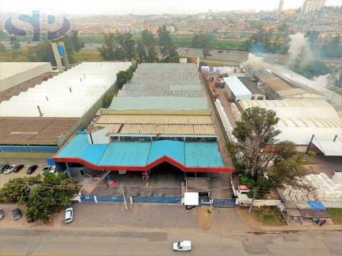 Galpão em Guarulhos (Cid Ind Sat de São Paulo - Cumbica), 8 banheiros, 15 vagas, 7.500 m2 de área útil, código 181-2132 (5/24)