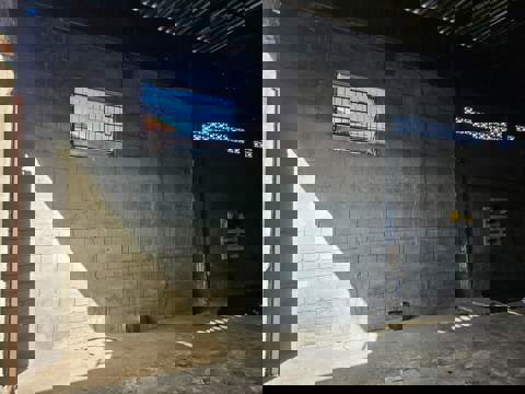 Galpão para alugar em Guarulhos (Jd Álamo - Bonsucesso), 2 banheiros, 2 vagas, 300 m2 de área útil, código 181-2134 (6/17)
