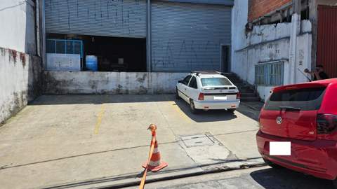 Galpão para alugar em Guarulhos (Jd Maria Dirce - Pres Dutra), 2 banheiros, 3 vagas, 270 m2 de área útil, código 181-2146 (2/20)