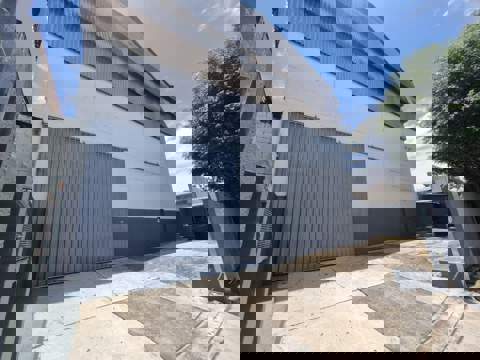 Galpão para alugar em Guarulhos (Cid Ind Sat de São Paulo - Cumbica), 3 banheiros, 4 vagas, 350 m2 de área útil, código 181-2149 (9/19)