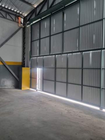 Galpão para alugar em Guarulhos (Cid Ind Sat de São Paulo - Cumbica), 4 banheiros, 2 vagas, 484 m2 de área útil, código 181-2164 (9/15)