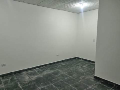 Galpão para alugar em Guarulhos (Cid Ind Sat de São Paulo - Cumbica), 4 banheiros, 2 vagas, 484 m2 de área útil, código 181-2164 (11/15)