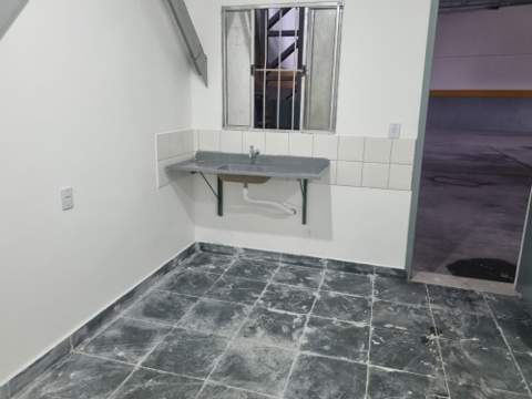 Galpão para alugar em Guarulhos (Cid Ind Sat de São Paulo - Cumbica), 4 banheiros, 2 vagas, 484 m2 de área útil, código 181-2164 (12/15)